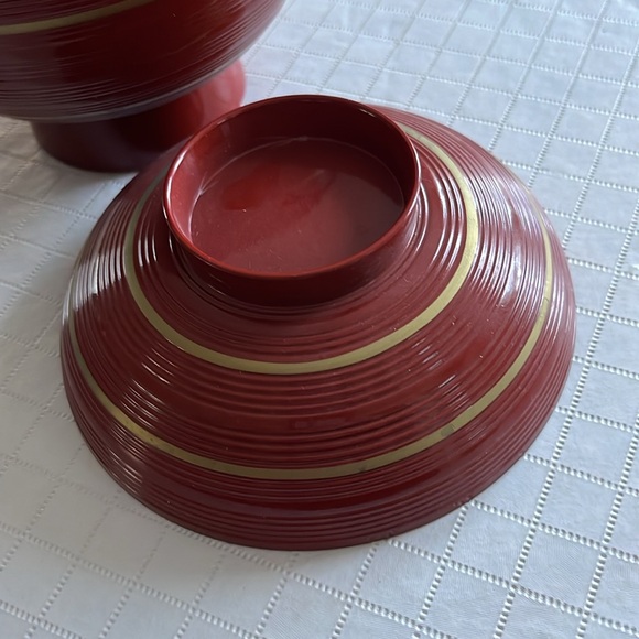 Red and Black Laquered Rice Bowls with covers - Picture 7 of 7